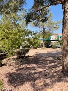 Photo #4: 2327207 Listing