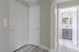 Photo #2: 2327209 Listing