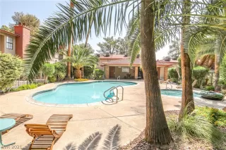 Photo #3: 2327212 Listing 