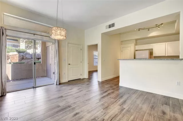 MLS: 2327224 Condo For Sale