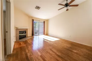 Photo #4: 2327239 Listing 