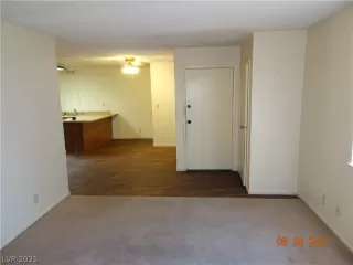 Photo #4: 2327248 Listing 