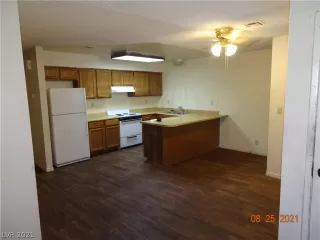 Photo #5: 2327248 Listing 