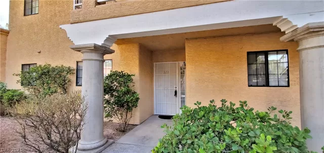 MLS: 2327249 Condo For Sale