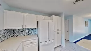Photo #4: 2327249 Listing 
