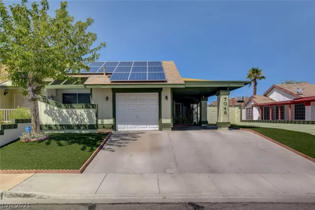 MLS: 2327279 Condo For Sale