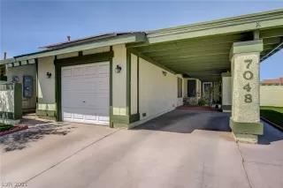 Photo #3: 2327279 Listing