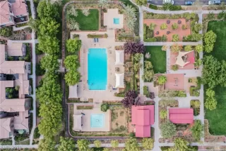 Photo #5: 2327326 Listing