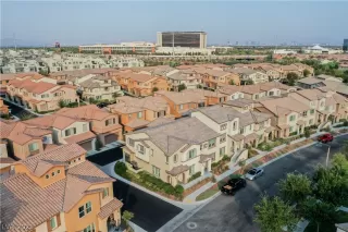 Photo #6: 2327326 Listing