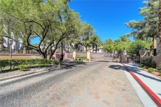 Photo #1: 2327344 Listing 