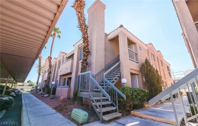 MLS: 2327392 Condo For Sale