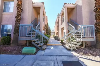 Photo #1: 2327392 Listing 