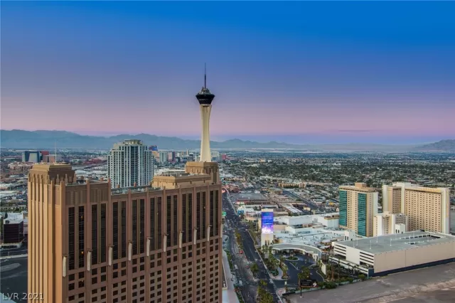 MLS: 2327401 Condo For Sale