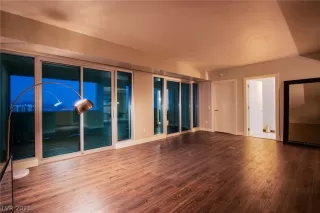 Photo #1: 2327401 Listing 