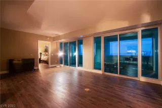 Photo #2: 2327401 Listing 