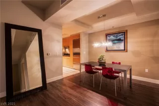 Photo #5: 2327401 Listing 