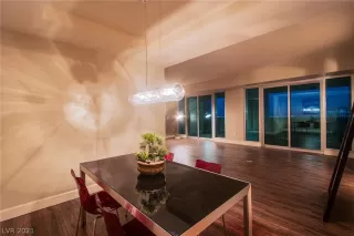 Photo #6: 2327401 Listing 