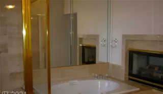 Photo #6: 2327407 Listing 