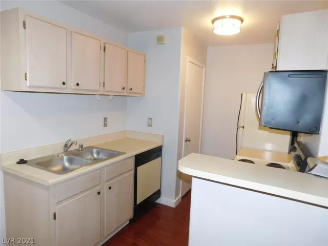 MLS: 2327425 Condo For Sale