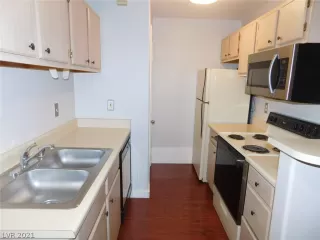 Photo #2: 2327425 Listing 