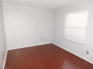 Photo #4: 2327425 Listing 