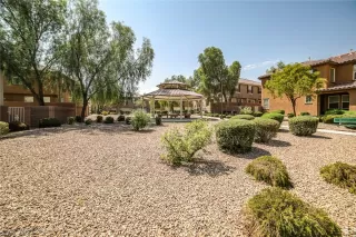 Photo #2: 2327437 Listing