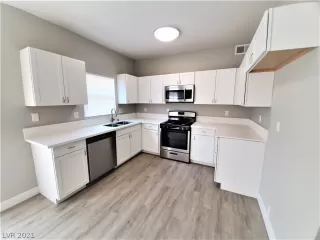 Photo #2: 2327445 Listing