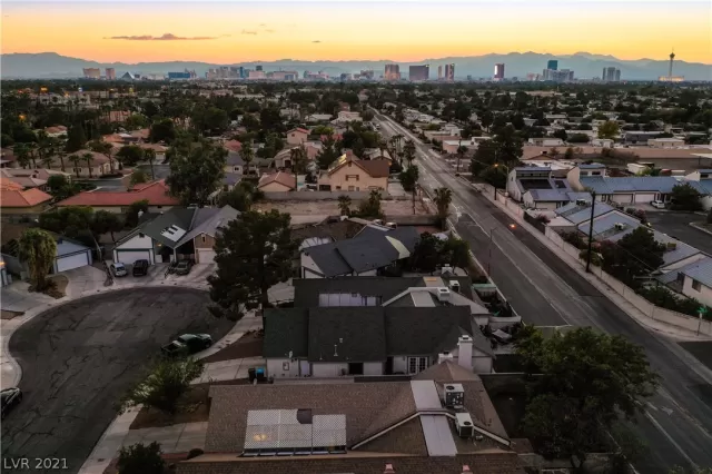 MLS: 2327462 Condo For Sale