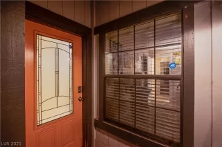 Photo #5: 2327462 Listing