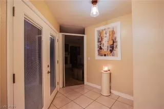 Photo #6: 2327462 Listing