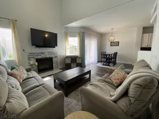 Photo #2: 2327484 Listing