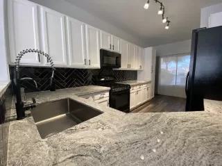 Photo #4: 2327484 Listing