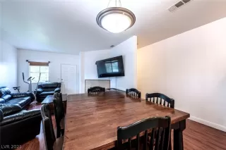 Photo #2: 2327514 Listing