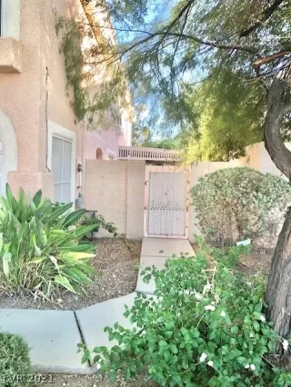 Photo #1: 2327524 Listing