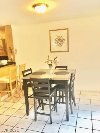 Photo #6: 2327524 Listing