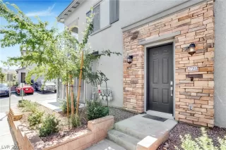 Photo #1: 2327548 Listing