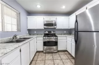 Photo #5: 2327583 Listing 