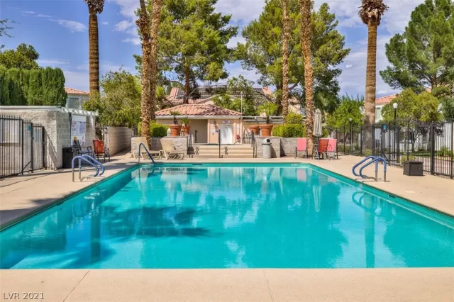 MLS: 2327585 Condo For Sale