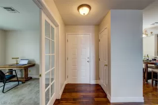 Photo #3: 2327585 Listing