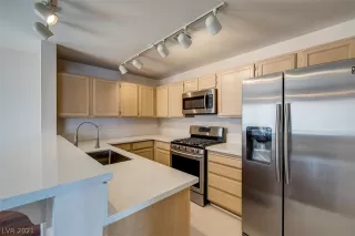 Photo #6: 2327585 Listing