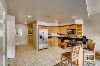 Photo #2: 2327587 Listing