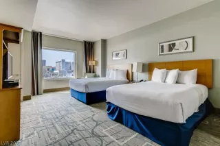 Photo #5: 2327587 Listing