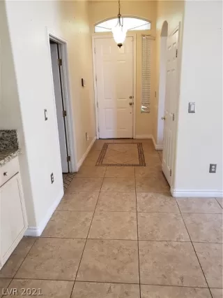 Photo #1: 2327604 Listing