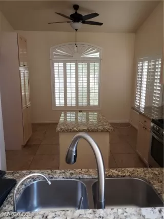 Photo #4: 2327604 Listing