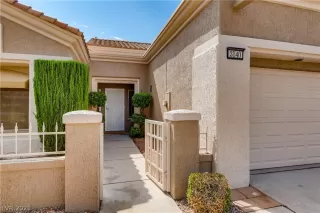 Photo #2: 2327608 Listing 