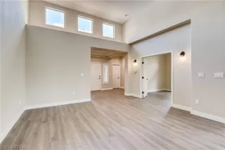Photo #4: 2327608 Listing 
