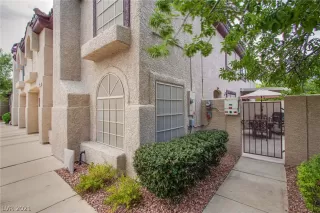 Photo #4: 2327611 Listing 