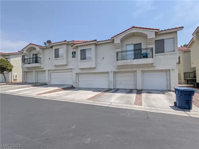 MLS: 2327612 Condo For Sale