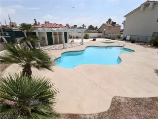 Photo #2: 2327612 Listing 