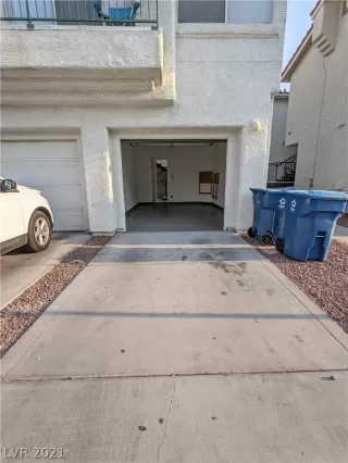 Photo #5: 2327612 Listing 